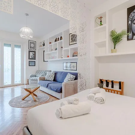 Guesthost - Elegant Loft X4 - 500m Far From Porta Nuova 아파트 *