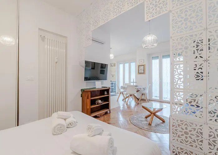 Guesthost - Elegant Loft X4 - 500m Far From Porta Nuova