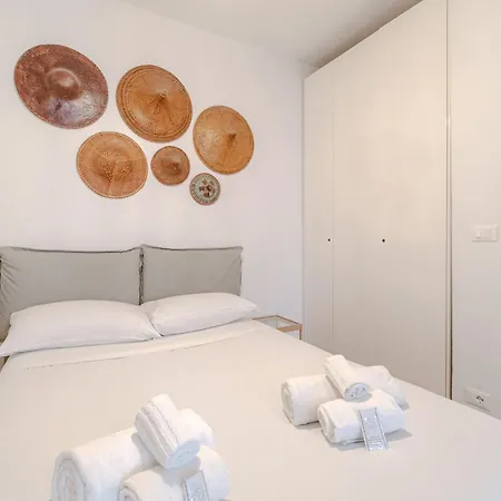 アパート Guesthost - Elegant Loft X4 - 500m Far From Porta Nuova トリノ