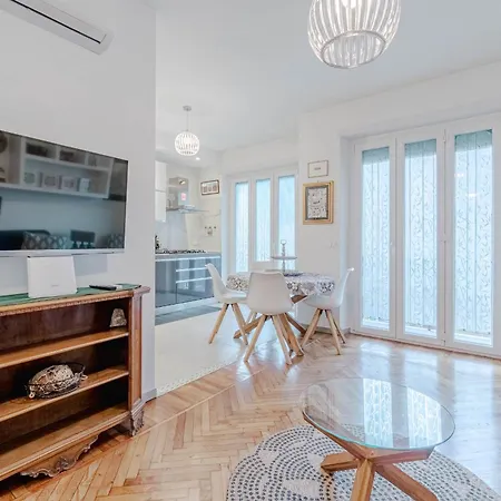 Guesthost - Elegant Loft X4 - 500m Far From Porta Nuova Διαμέρισμα